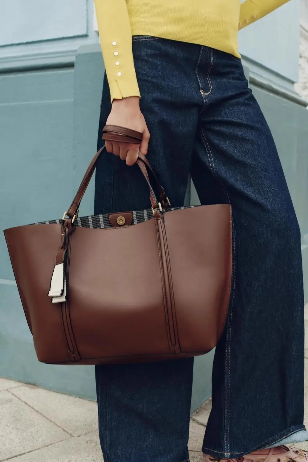 Minimalist Hasp Shoulder Tote